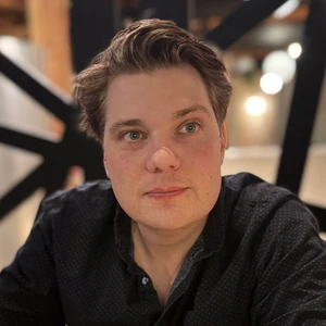 Patrick Evans, Reporter